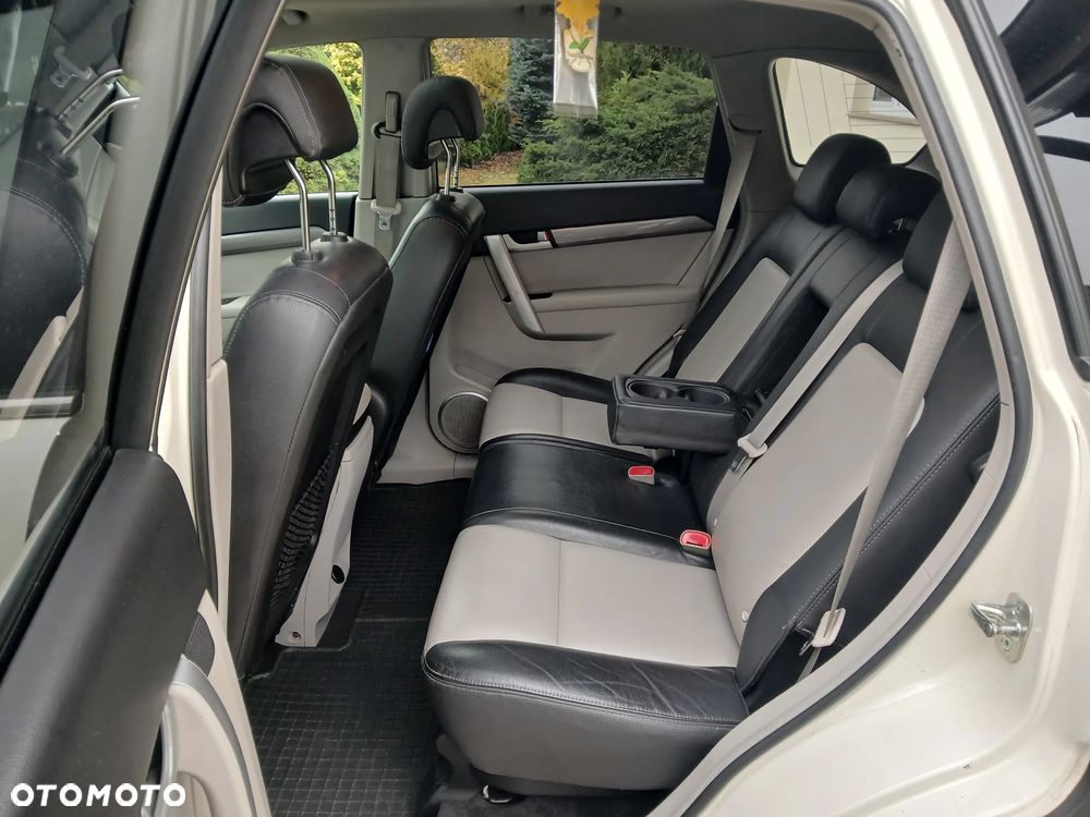 Chevrolet Captiva 3.0 V6 LTZ - 10