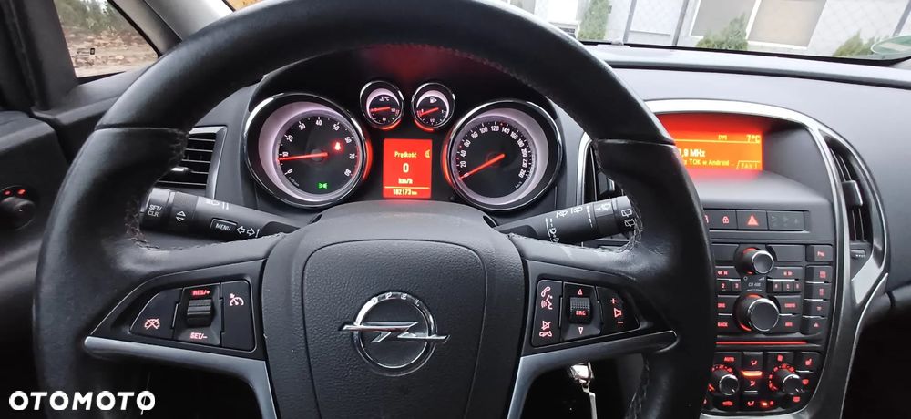 Opel Astra IV 1.4 T Cosmo S&S EU6 - 10