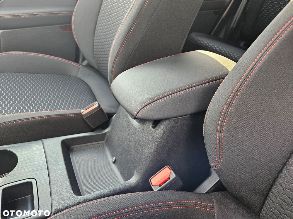 Ford Kuga 2.5 FHEV FWD ST-Line - 14