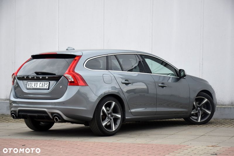 Volvo V60 D4 Geartronic RDesign - 17