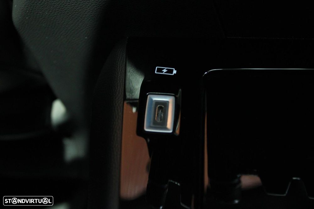 Peugeot e-2008 GT Pack - 45