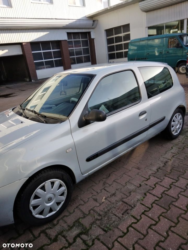 Renault Clio 2004 photo 3