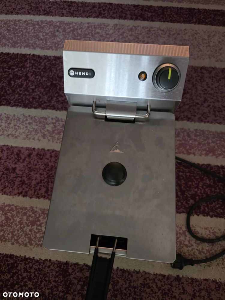 Mercedes-Benz 308 - 13