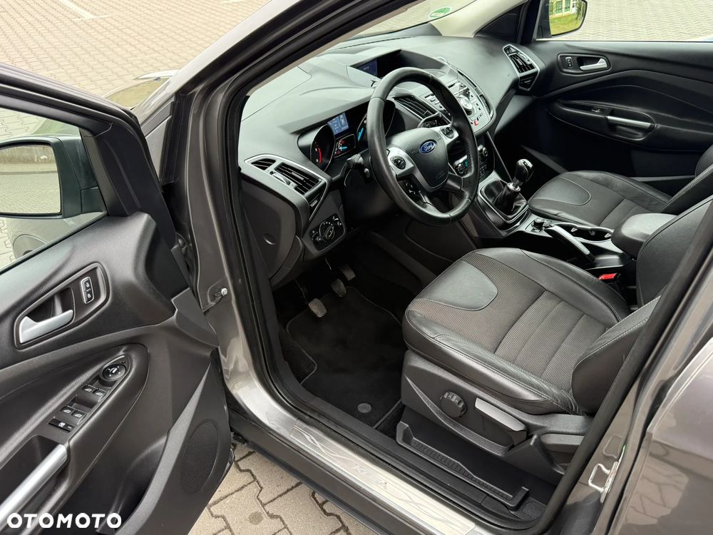 Ford Kuga 2.0 TDCi 4x4 Titanium - 23