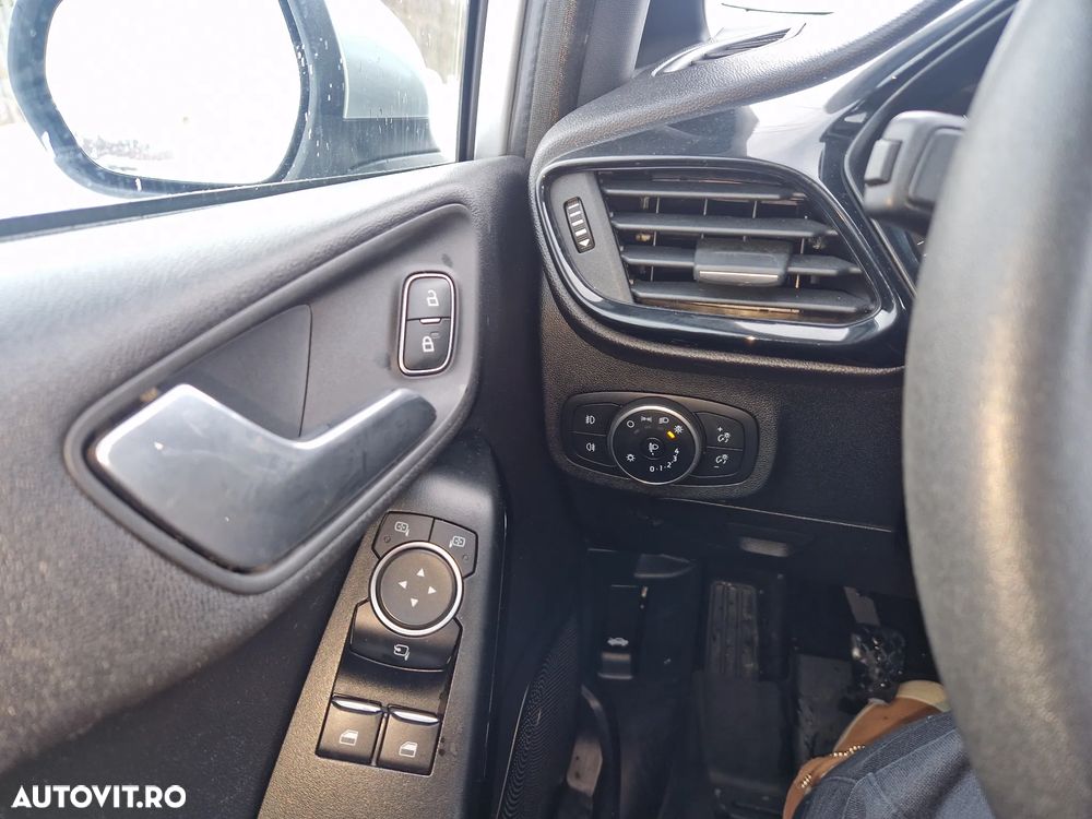 Ford Fiesta 1.0 EcoBoost S&S TITANIUM - 17