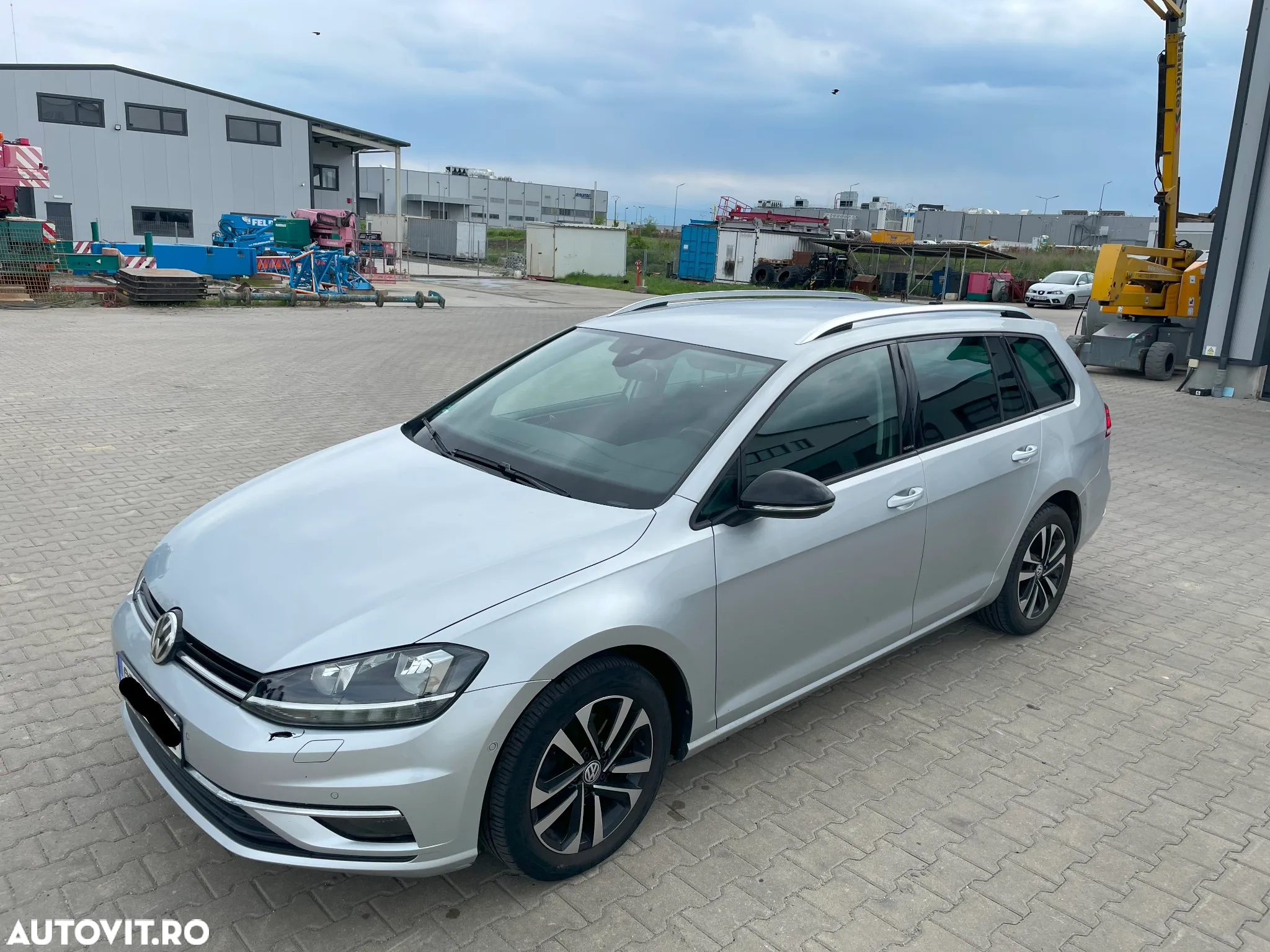 Volkswagen Golf Variant 1.6 TDI SCR DSG IQ.DRIVE - 4