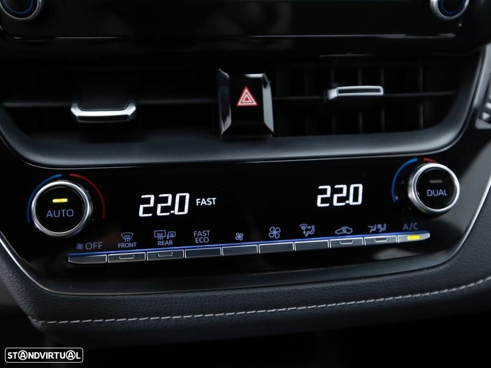 Toyota Corolla Touring Sports - 15
