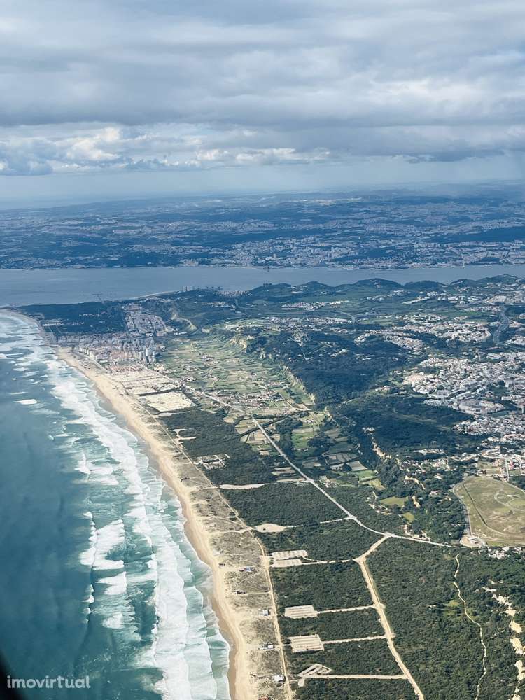 Apartamento T7 com 4 casas de banho e varanda - Grande imagem: 2/3
