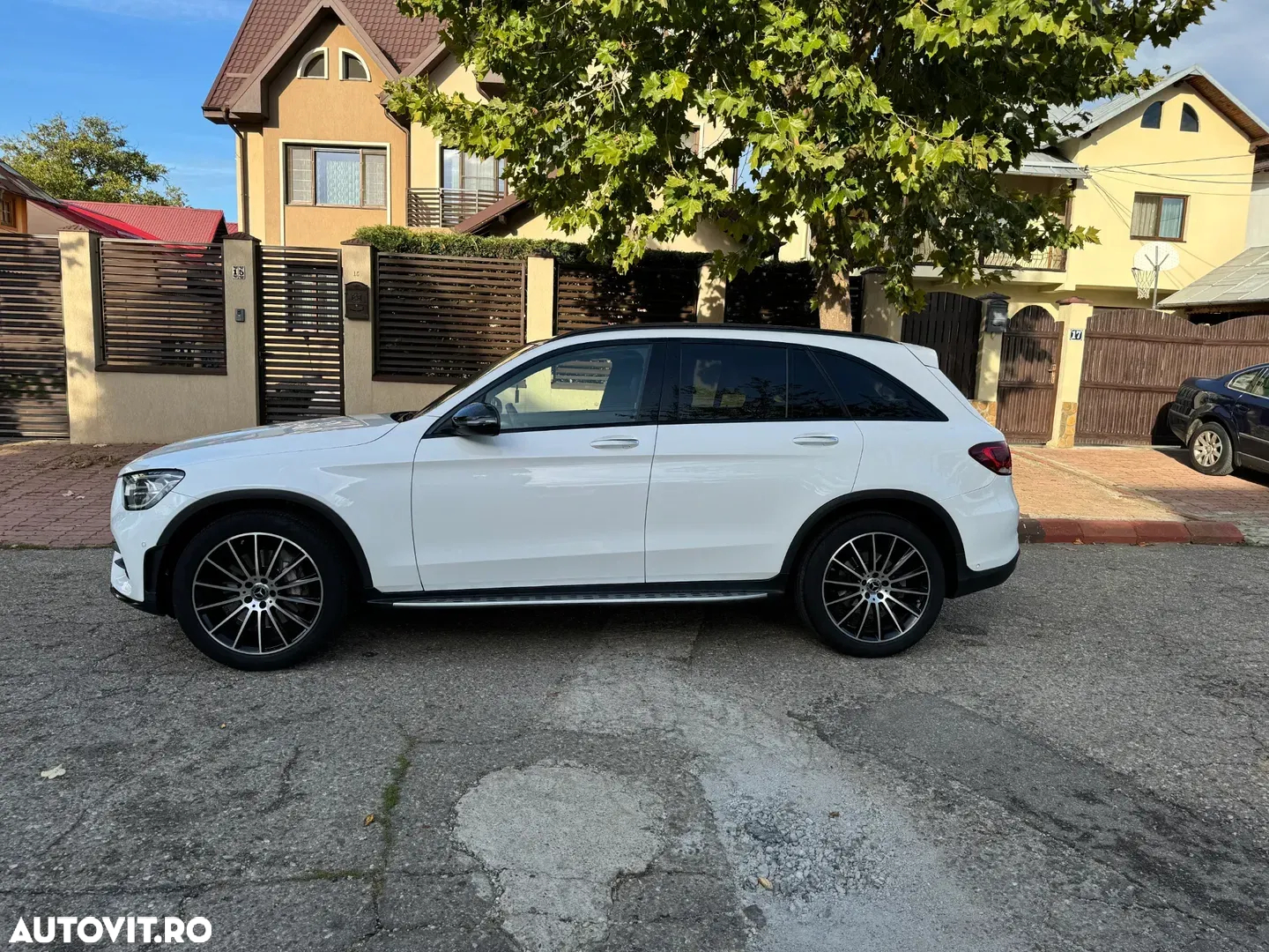 Mercedes-Benz GLC 220 d 4Matic 9G-TRONIC AMG Line - 2