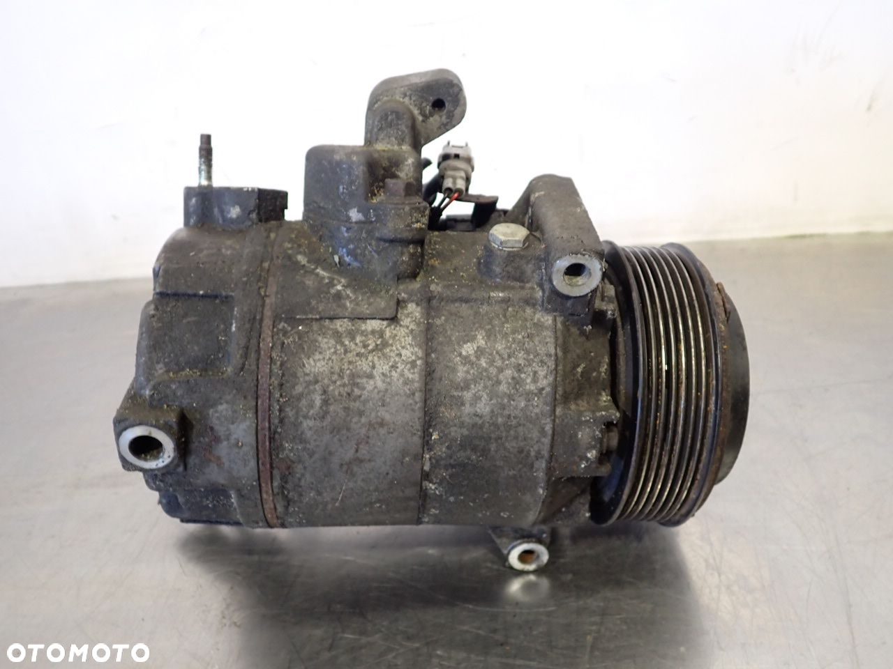 SPRĘŻARKA KLIMATYZACJI INFINITI M37X 92600-1CB0B - 4