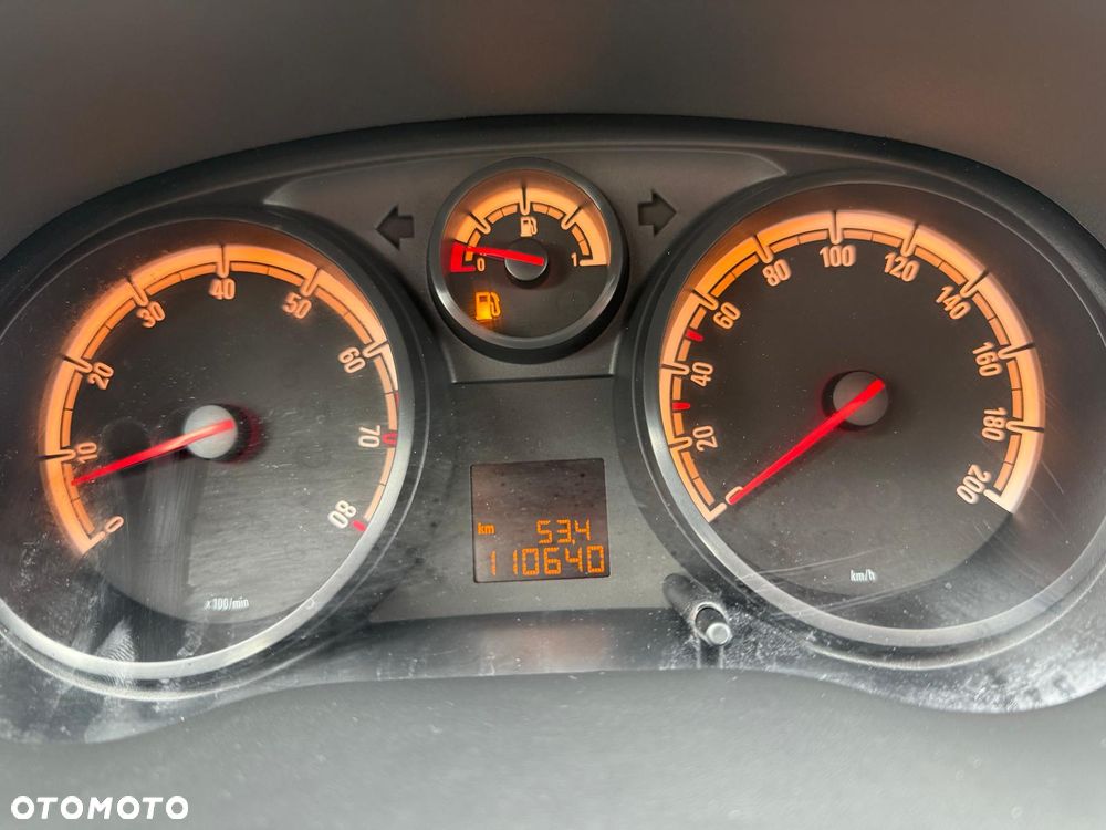 Opel Corsa 1.2 16V Essentia - 2