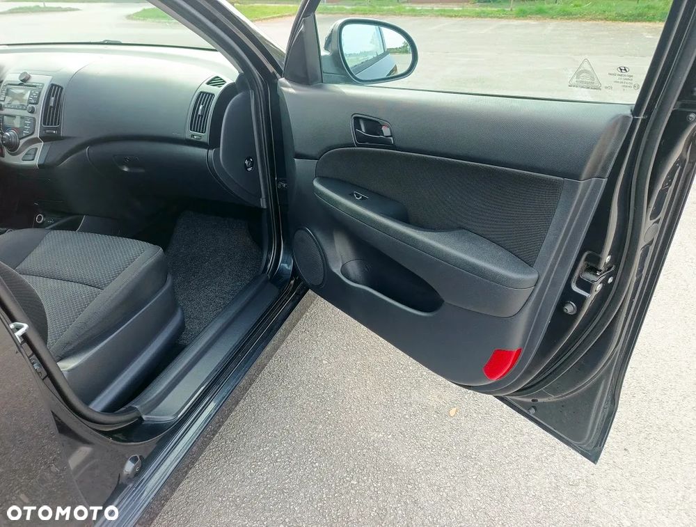 Hyundai i30 i30cw 1.4 blue Comfort - 25