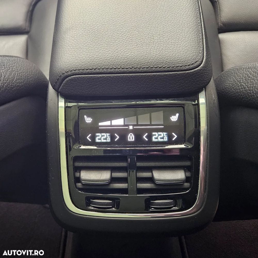 Volvo XC 60 B4 MHEV AT8 AWD Inscription - 18
