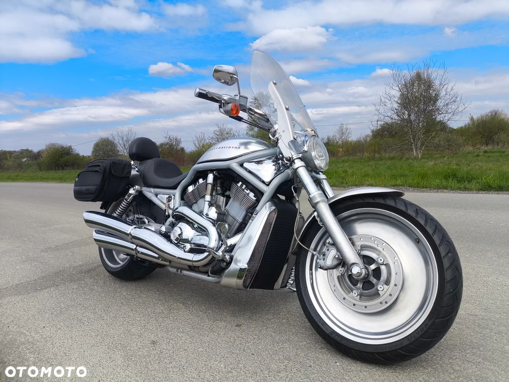 Harley-Davidson V-Rod Street Rod - 1