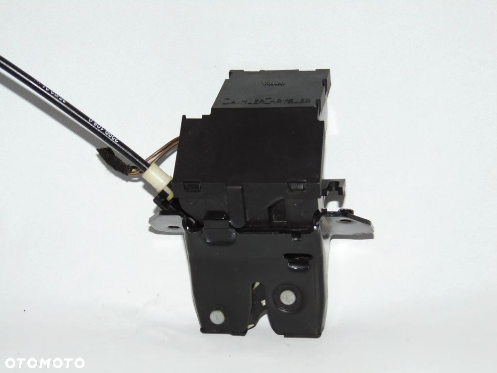 ORYGINAŁ zamek tylny tył klapy bagażnika A2037500085 A2037500185 Mercedes W203 C Klasa sedan 00-07r - 8
