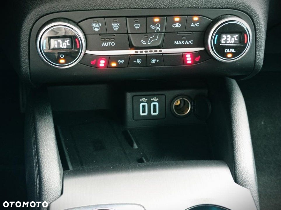 Ford Focus - 30