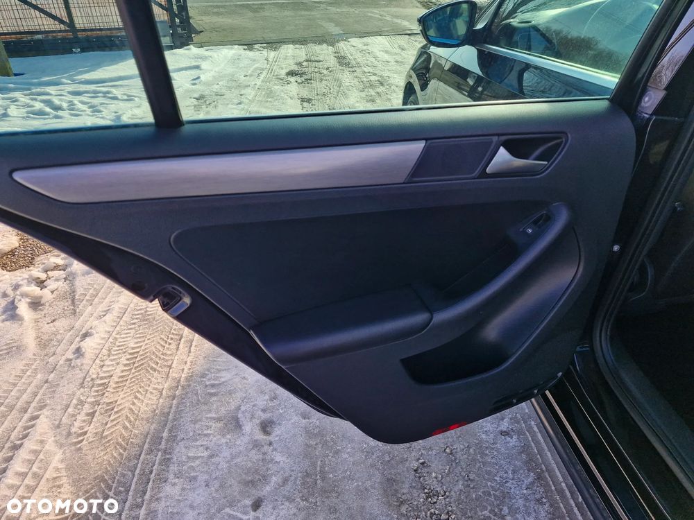 Volkswagen Jetta - 19