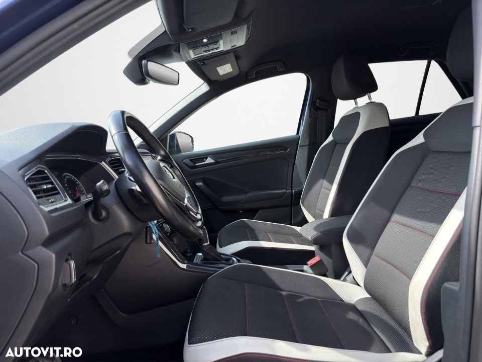 Volkswagen T-Roc - 11