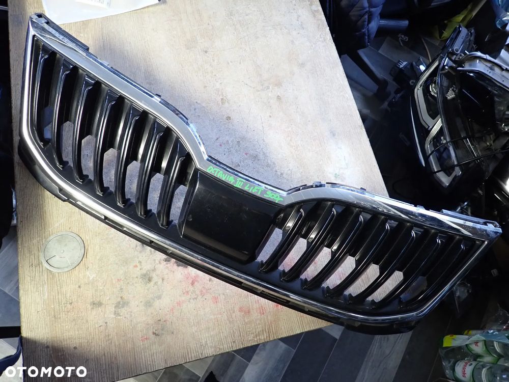 SKODA OCTAVIA III LIFT GRILL ATRAPA - 1