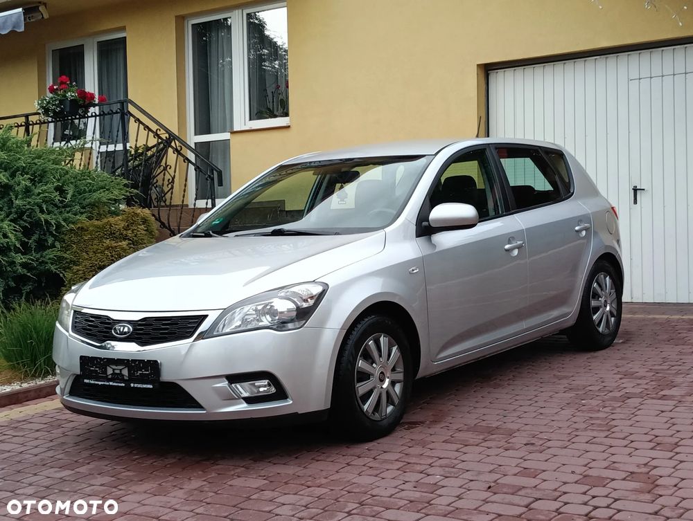Kia Ceed 1.4 CVVT Attract - 1