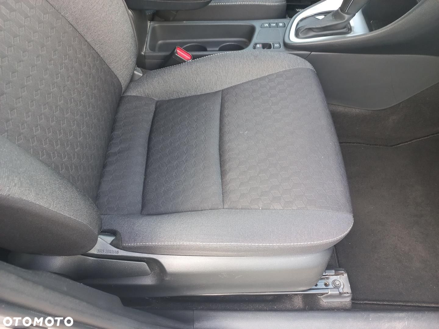 Toyota Yaris Hybrid 1.5 Comfort - 22