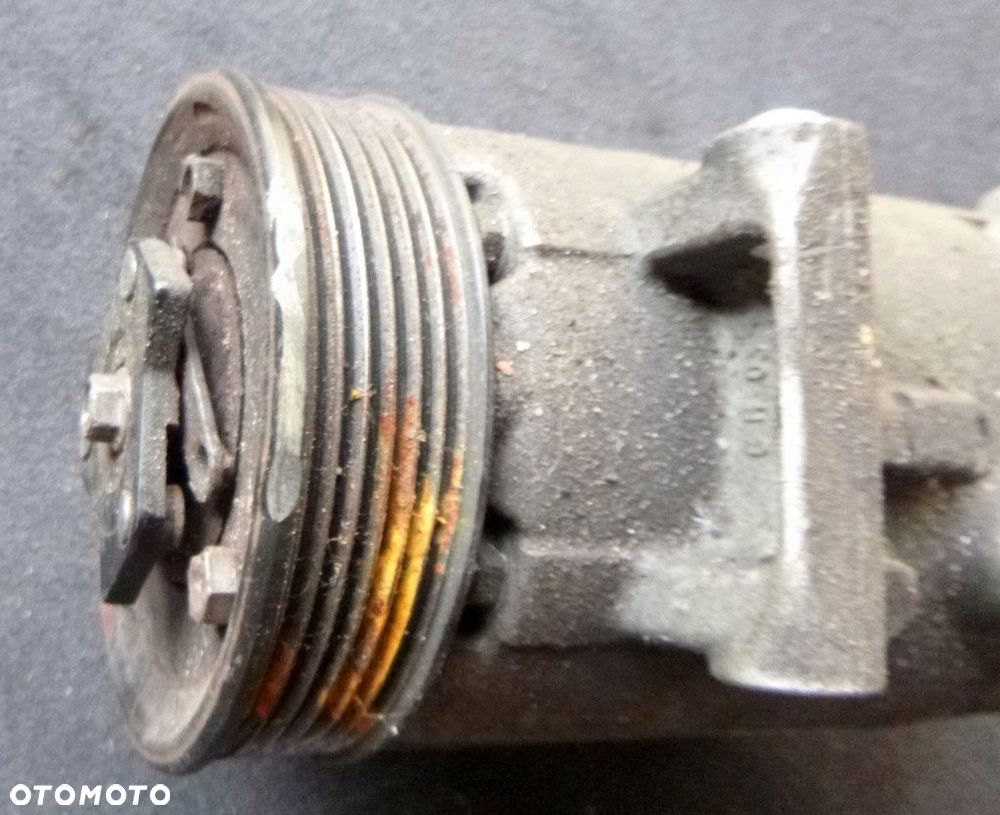 VW Passat B8 Sprężarka Klimatyzacji 5K0820803A - 3