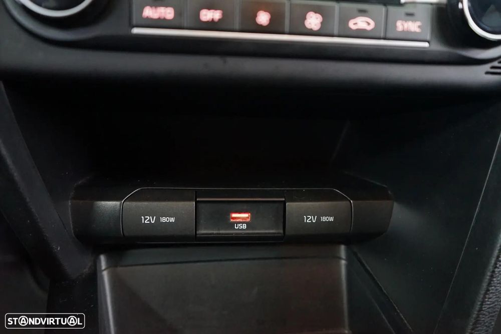 Kia XCeed 1.0 T-GDI Dynamic - 30