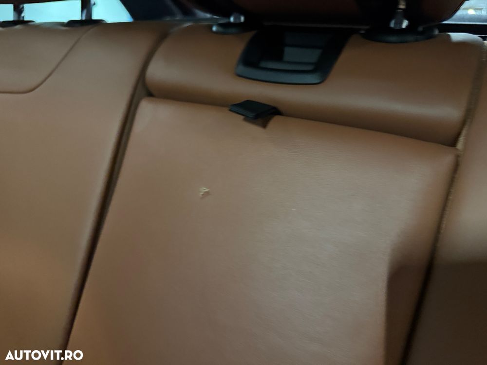 BMW Seria 3 320i Aut. Luxury Line - 35