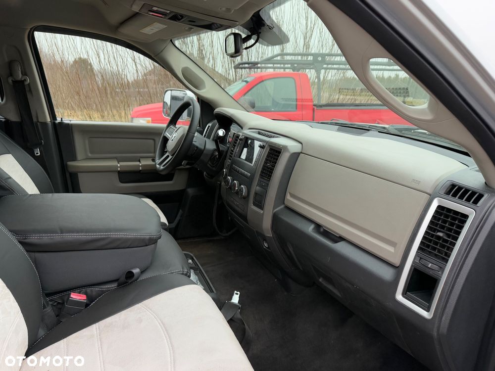 Dodge RAM 1500 5.7 4x4 - 7