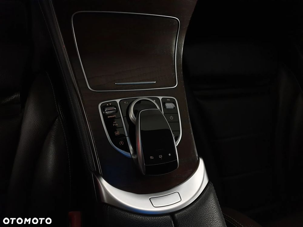 Mercedes-Benz GLC 220 d 4Matic 9G-TRONIC AMG Line - 30