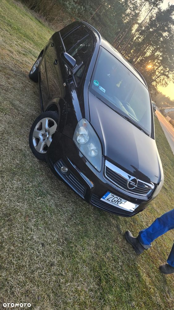 Opel Zafira - 1