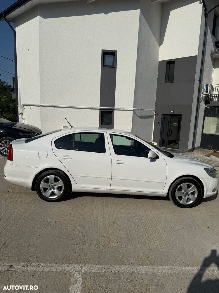 Skoda Octavia 1.4 TSI Classic DSG - 2