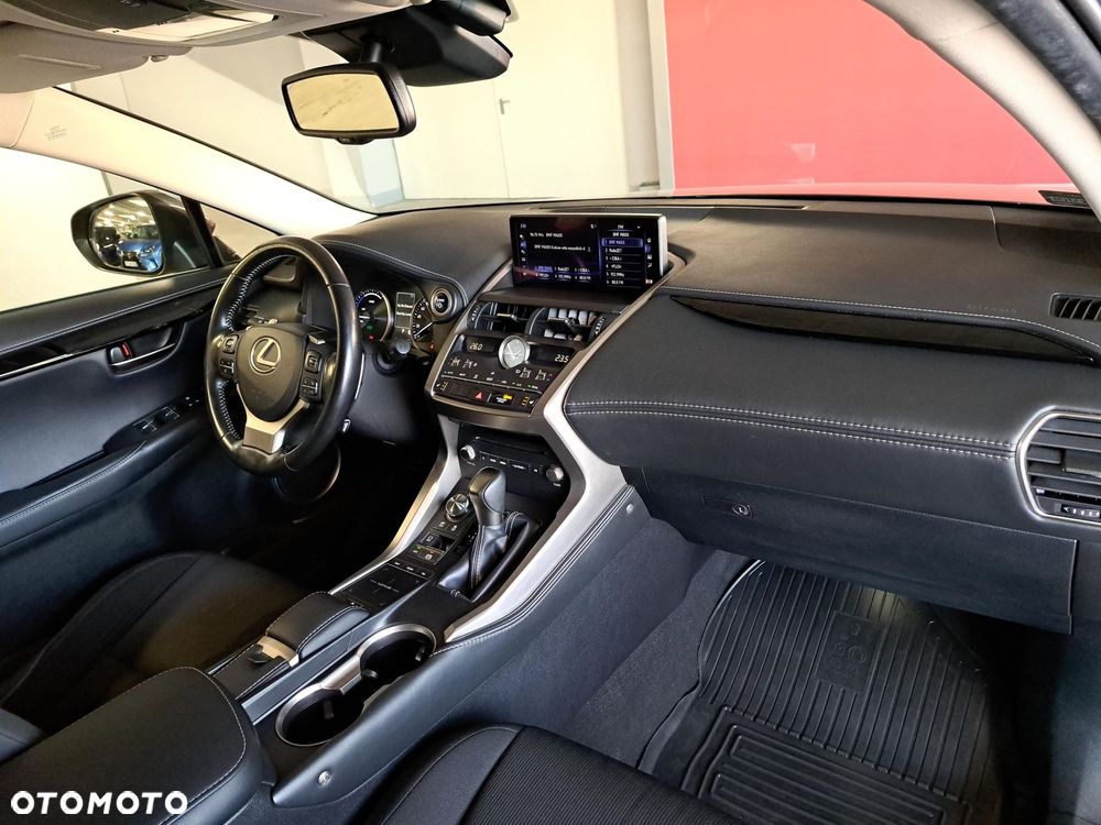 Lexus NX 300h Business Edition AWD - 16
