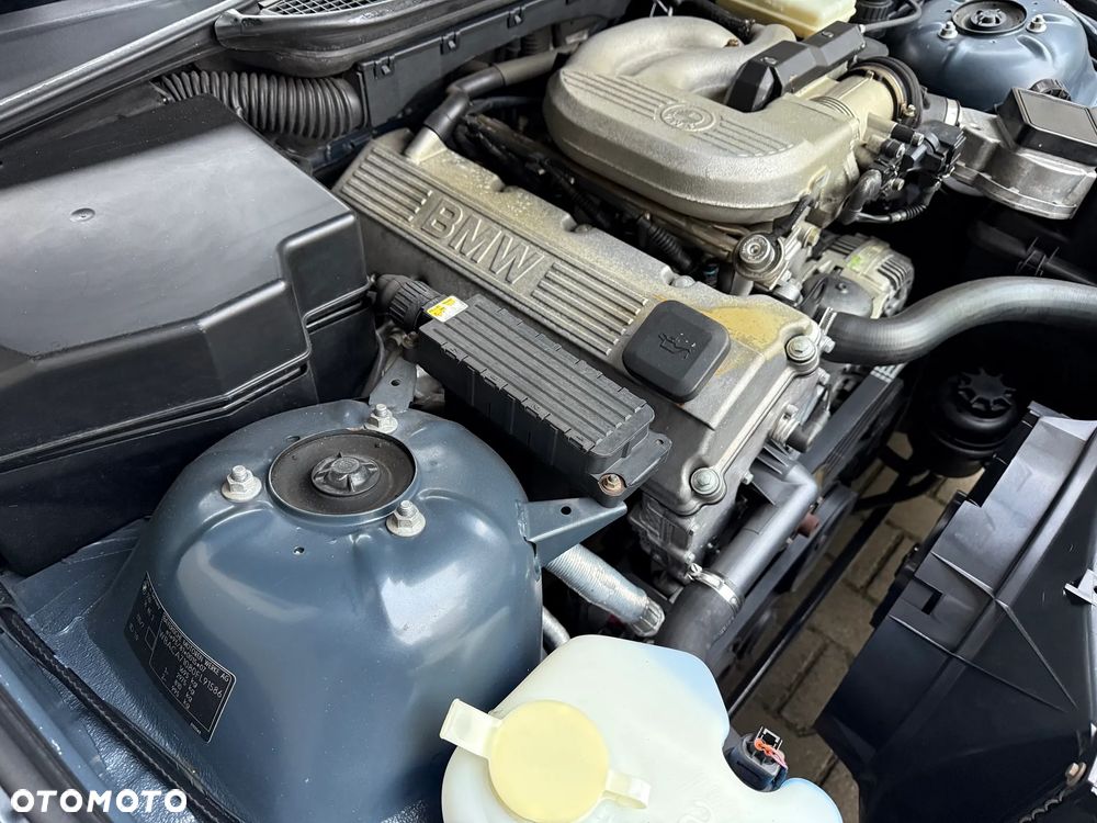 BMW Seria 3 316i - 26