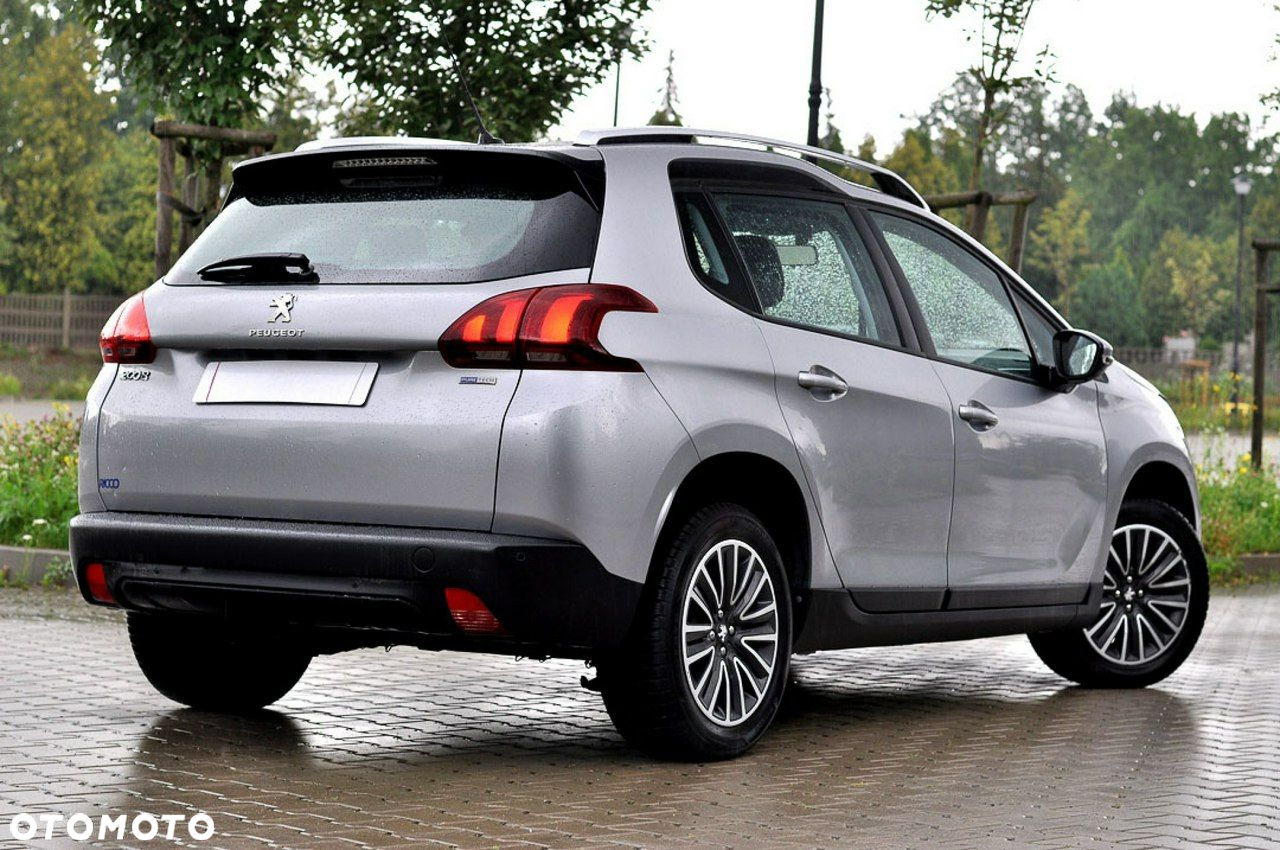Peugeot 2008 1.2 Pure Tech Allure S&S - 29
