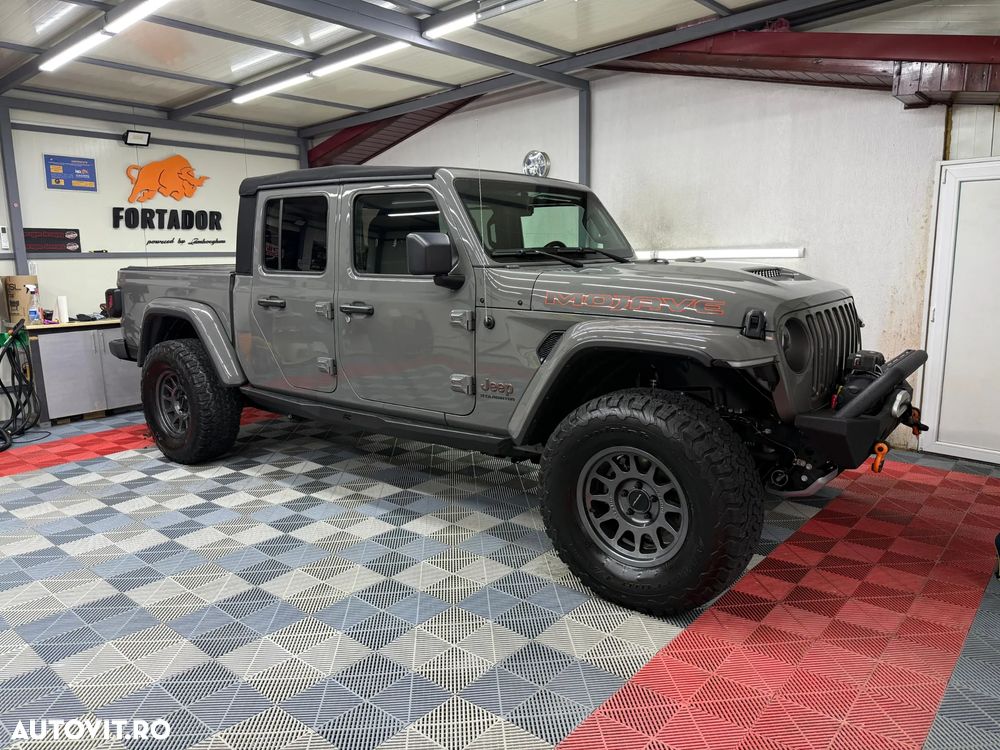 Jeep Gladiator - 2