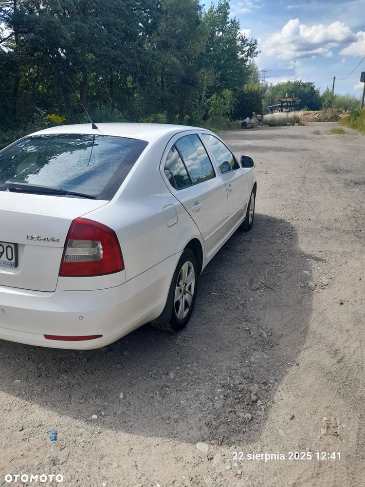 Skoda Octavia 2.0 TDI Ambiente DSG - 4