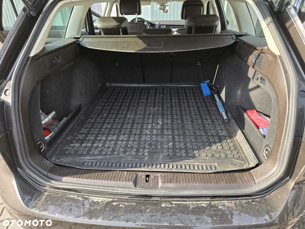 Volkswagen Passat - 5