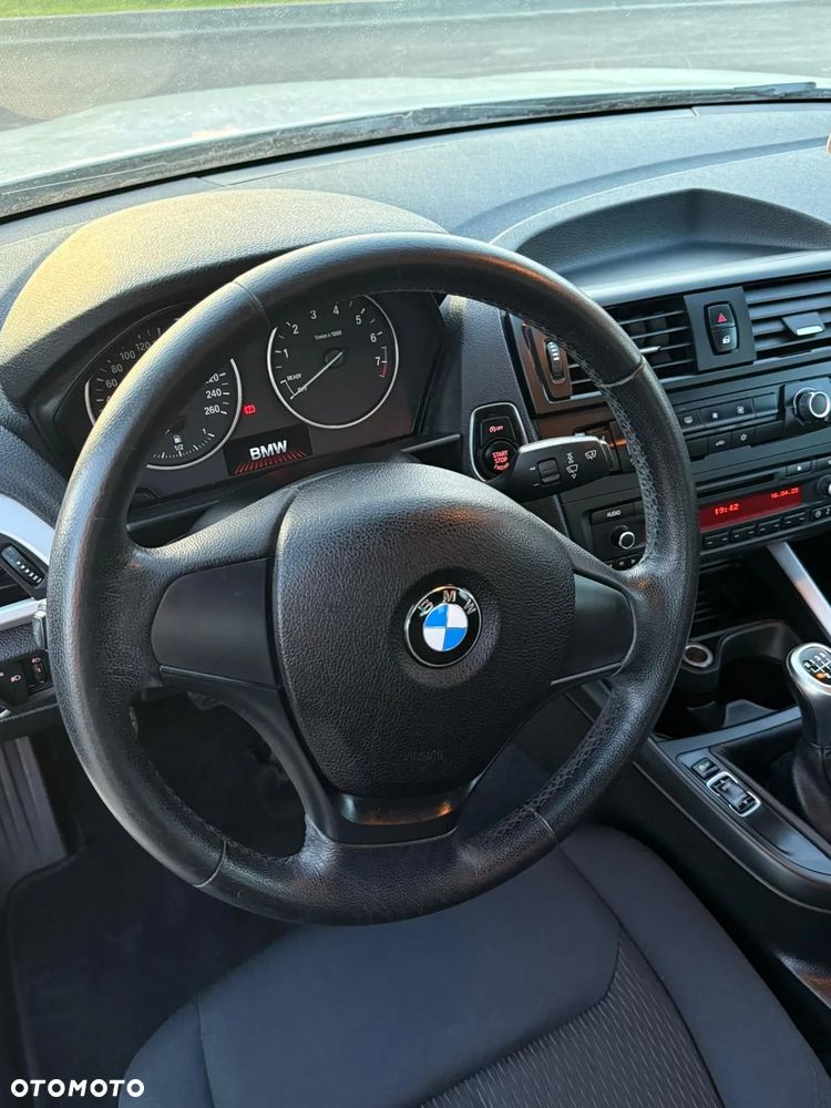 BMW Seria 1 - 15