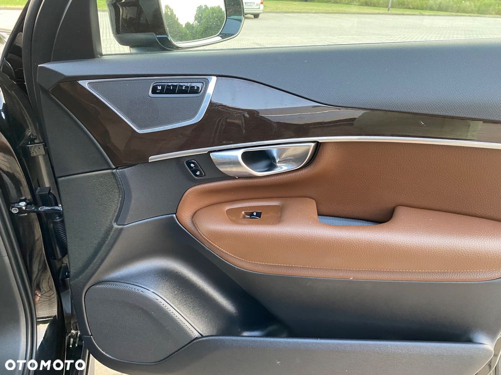 Volvo XC 90 - 24