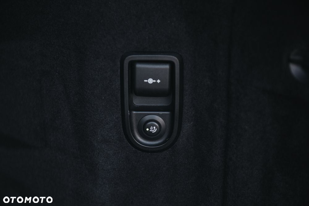 BMW Seria 5 520i - 26