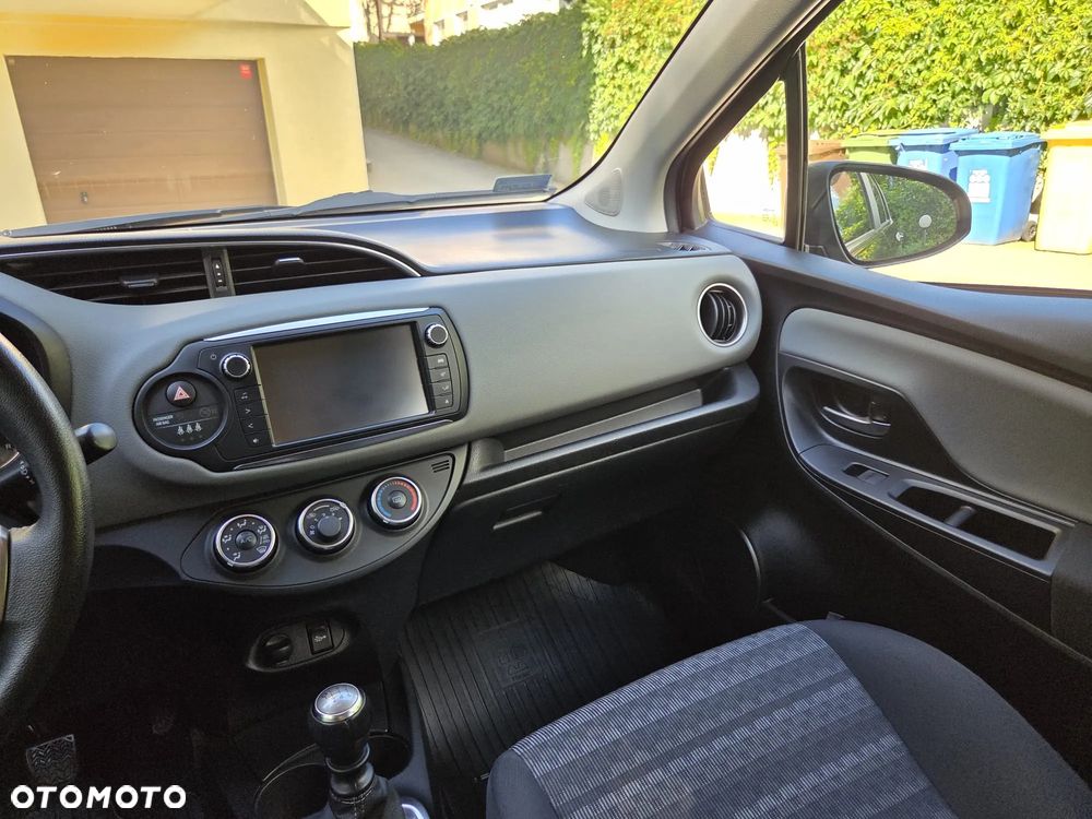 Toyota Yaris 1.33 Premium - 13