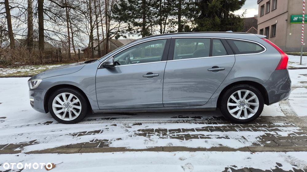 Volvo V60 D2 Summum - 5