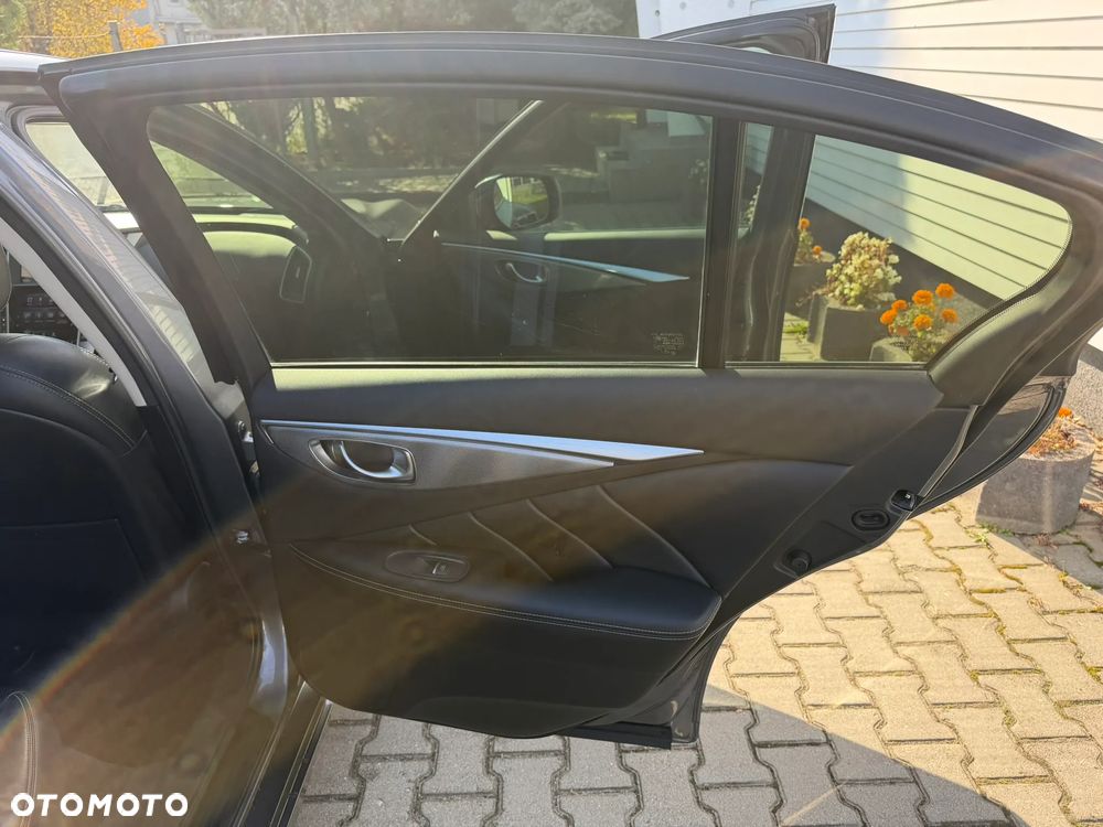 Infiniti Q50 - 13