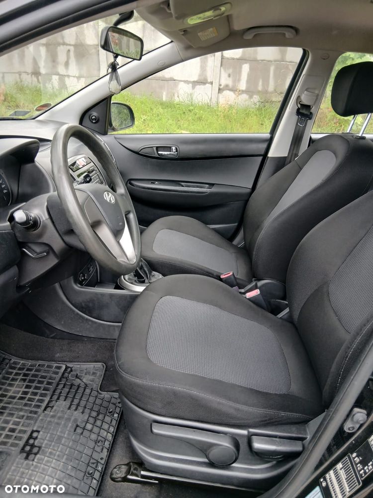 Hyundai i20 1.25 Wersja Jubileuszowa - 9