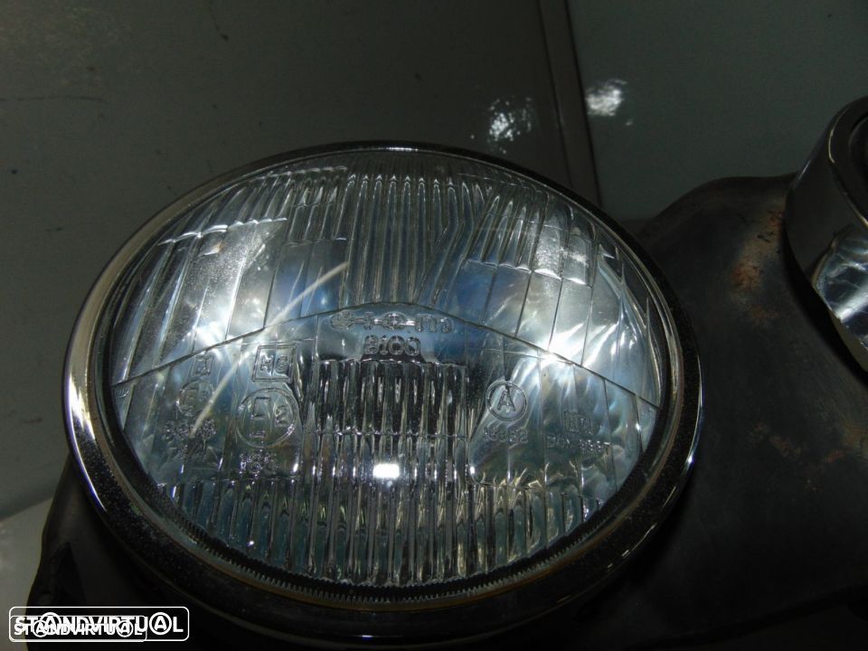 Fiat ou Alfa Romeo - par de faróis - 2