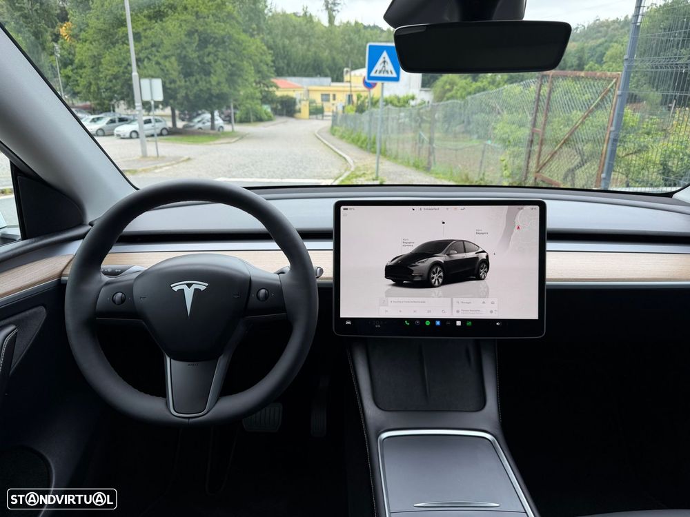 Tesla Model Y - 45