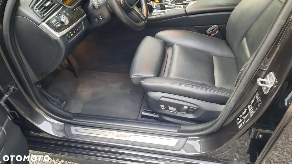 BMW Seria 5 530d xDrive Sport-Aut - 12
