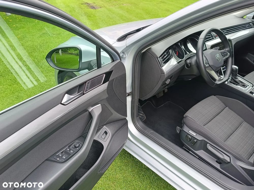Volkswagen Passat 2.0 TDI SCR Comfortline DSG - 12
