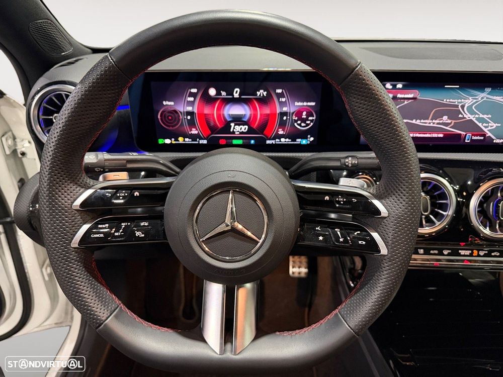 Mercedes-Benz A 250 - 11